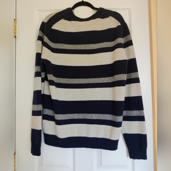 GAP Warm Sweater - Picture 2 of 6